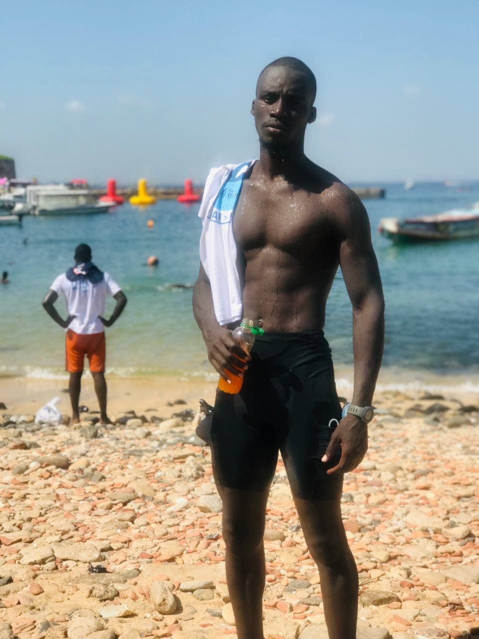 Toujours aussi passionnant de se frôler à l’eau de mer !